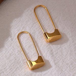 ^NEW 18K Gold Plated Lock Pin Hoop Earrings